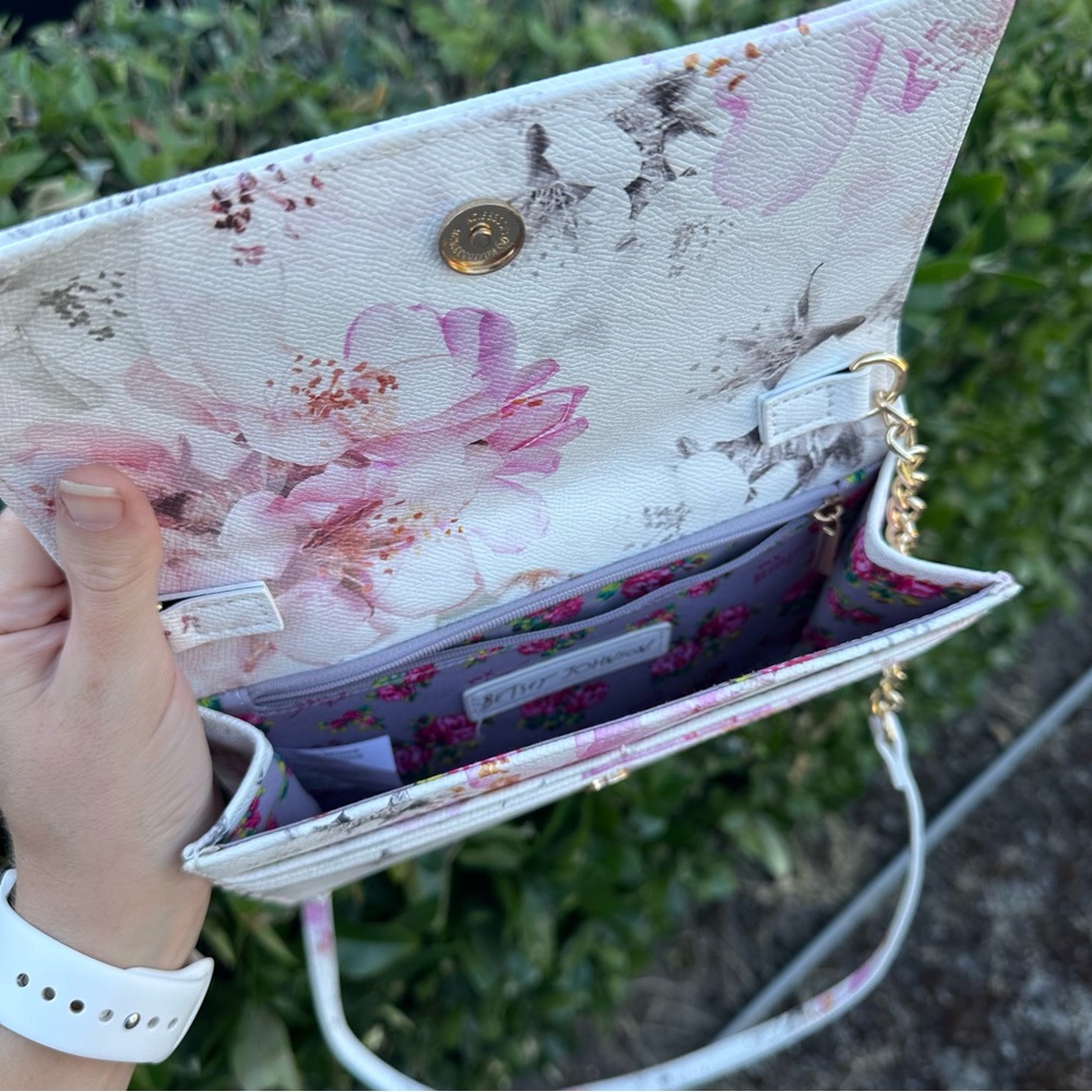 Betsey Johnson White/Gold Floral Small Crossbody Bag/Purse Adjustable Strap - Picture 4 of 5